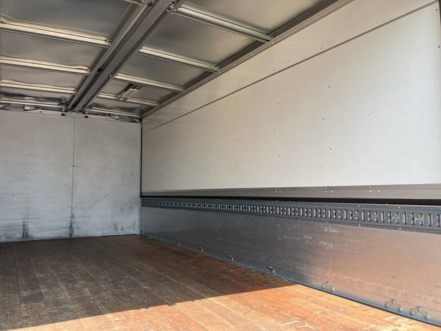 三菱ふそうキャンターアルミウイング小型（2t・3t）[写真13]