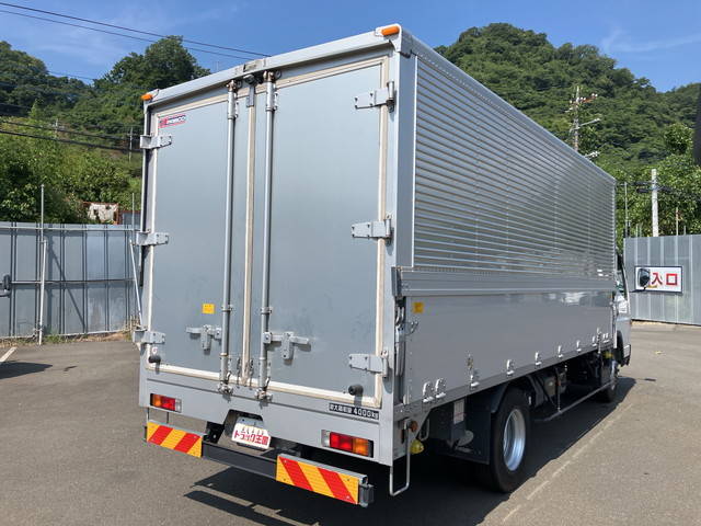 三菱ふそうキャンターアルミウイング小型（2t・3t）[写真02]