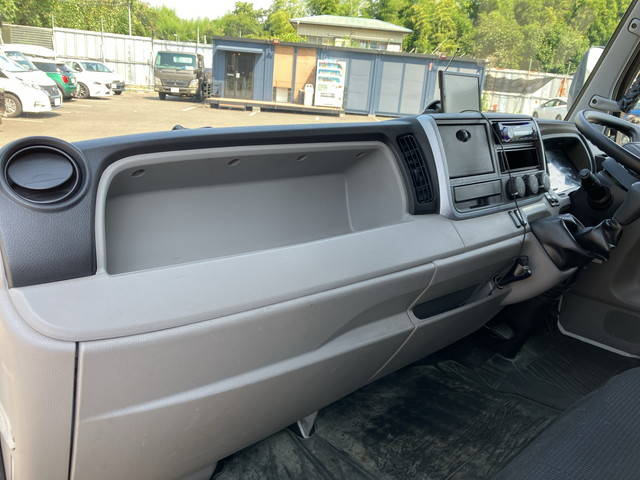 三菱ふそうキャンターアルミウイング小型（2t・3t）[写真31]