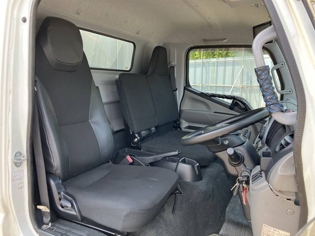 三菱ふそうキャンターアルミウイング小型（2t・3t）[写真33]