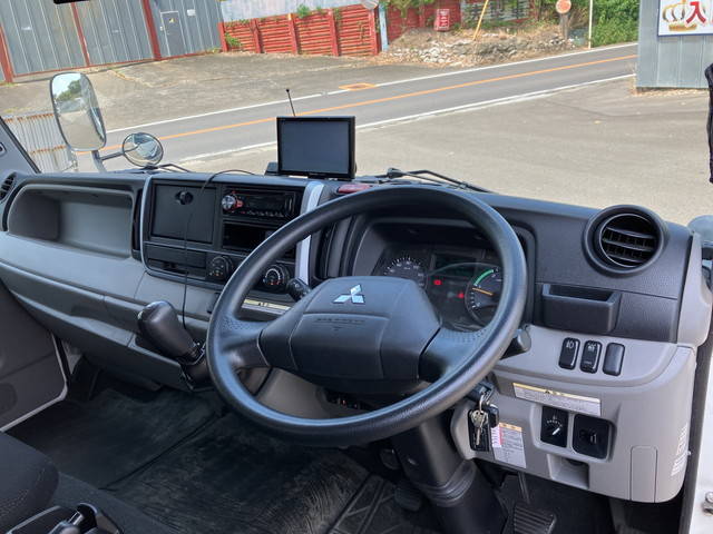 三菱ふそうキャンターアルミウイング小型（2t・3t）[写真34]