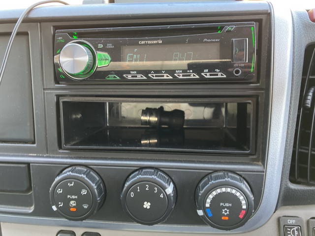 三菱ふそうキャンターアルミウイング小型（2t・3t）[写真37]