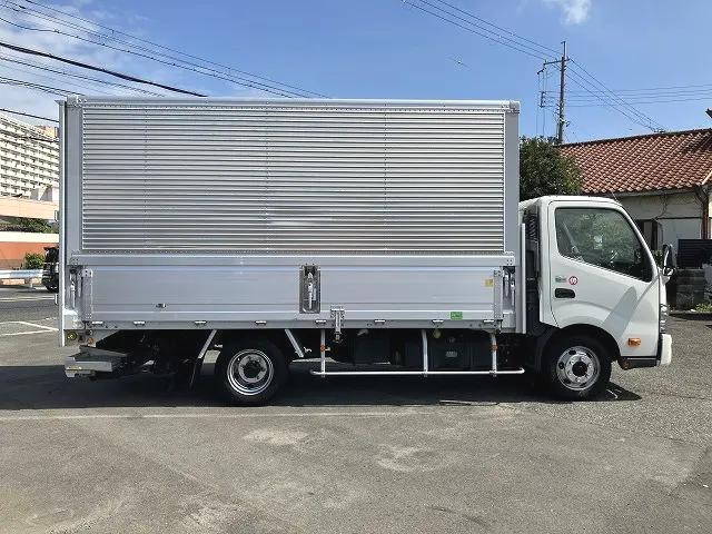 トヨタダイナアルミウイング小型（2t・3t）[写真04]