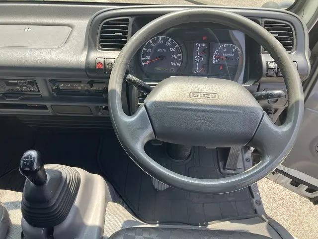 いすゞエルフ平ボディ小型（2t・3t）[写真17]