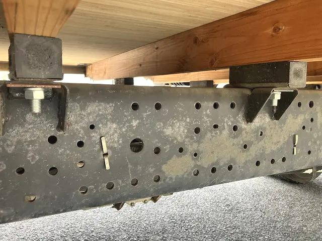 いすゞエルフ平ボディ小型（2t・3t）[写真35]