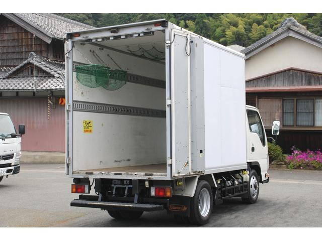 いすゞエルフパネルバン小型（2t・3t）[写真10]