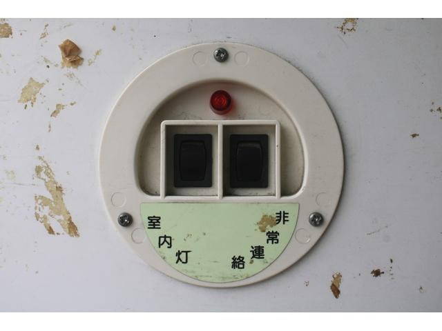 いすゞエルフパネルバン小型（2t・3t）[写真17]