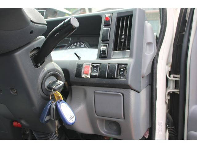 いすゞエルフパネルバン小型（2t・3t）[写真31]