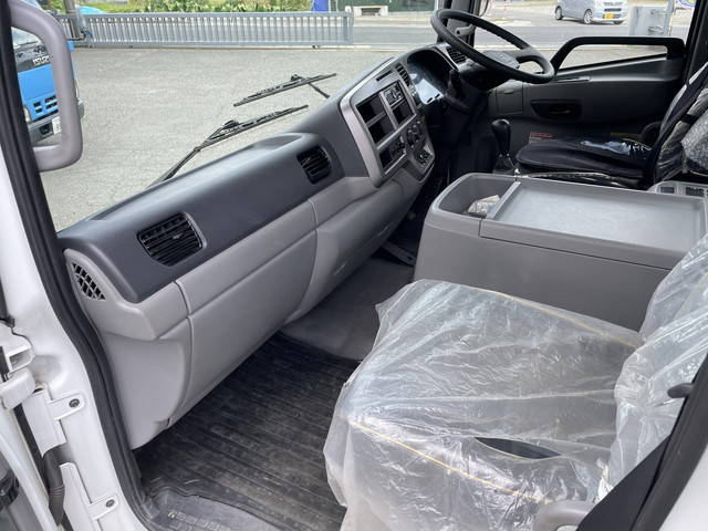 UDトラックスコンドルクレーン4段中型（4t）[写真31]