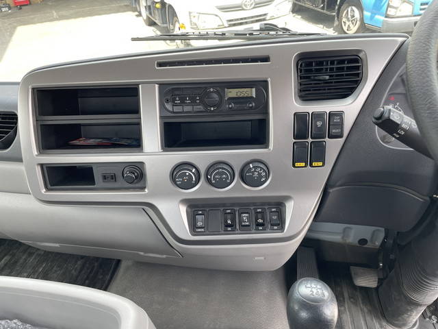 UDトラックスコンドルクレーン4段中型（4t）[写真35]