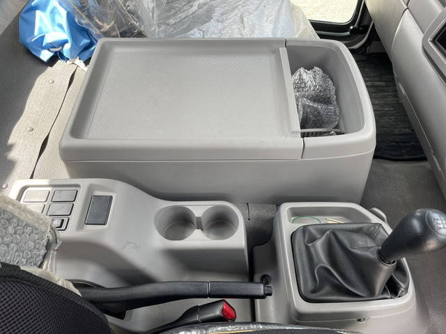 UDトラックスコンドルクレーン4段中型（4t）[写真37]