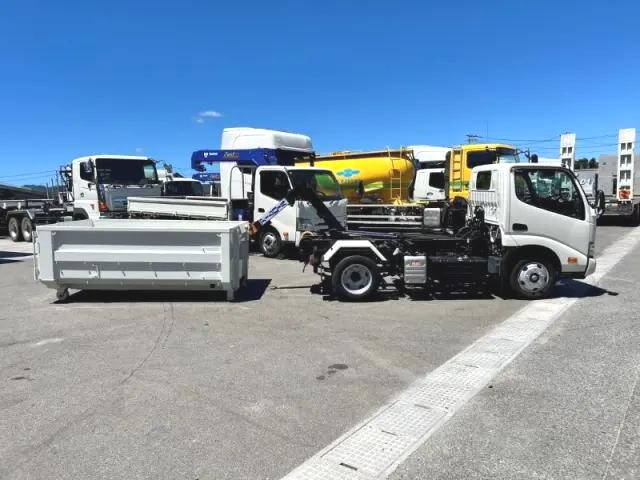 日野デュトロコンテナ専用車小型（2t・3t）[写真08]