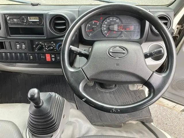 日野デュトロダブルキャブ（Wキャブ）小型（2t・3t）[写真18]