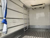 いすゞエルフ冷凍車（冷蔵車）小型（2t・3t）[写真15]