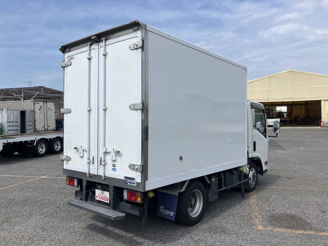 いすゞエルフ冷凍車（冷蔵車）小型（2t・3t）[写真02]