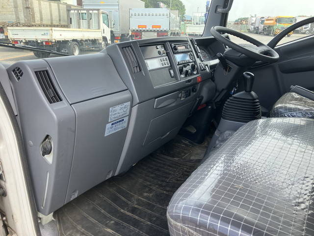 いすゞエルフ冷凍車（冷蔵車）小型（2t・3t）[写真31]