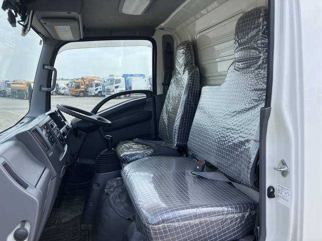 いすゞエルフ冷凍車（冷蔵車）小型（2t・3t）[写真32]