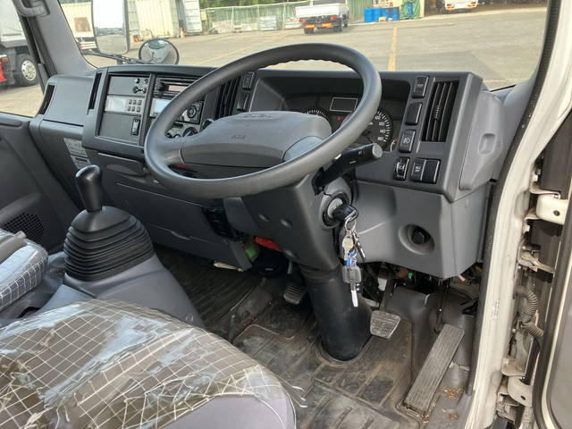 いすゞエルフ冷凍車（冷蔵車）小型（2t・3t）[写真34]