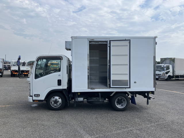 いすゞエルフ冷凍車（冷蔵車）小型（2t・3t）[写真06]
