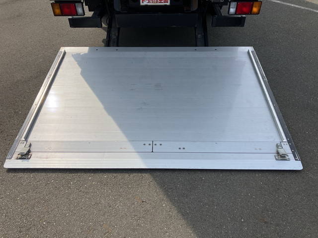 いすゞエルフアルミバン小型（2t・3t）[写真11]