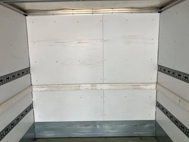 いすゞエルフアルミバン小型（2t・3t）[写真17]