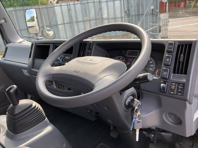 いすゞエルフアルミバン小型（2t・3t）[写真36]