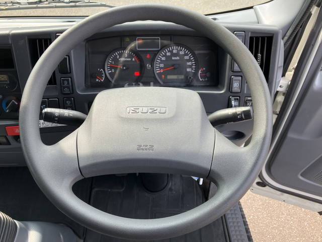 いすゞエルフアルミバン小型（2t・3t）[写真37]