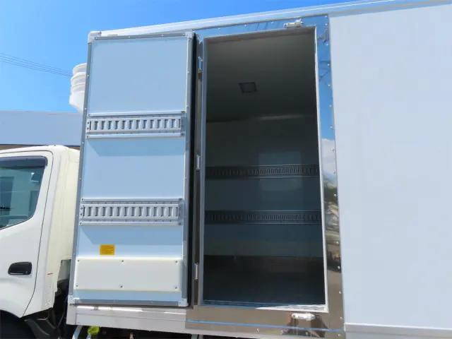 日野デュトロ冷凍車（冷蔵車）小型（2t・3t）[写真24]