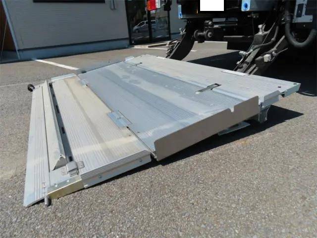 日野デュトロ冷凍車（冷蔵車）小型（2t・3t）[写真29]