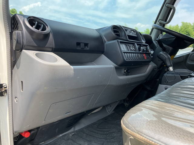 日野デュトロダブルキャブ（Wキャブ）小型（2t・3t）[写真30]