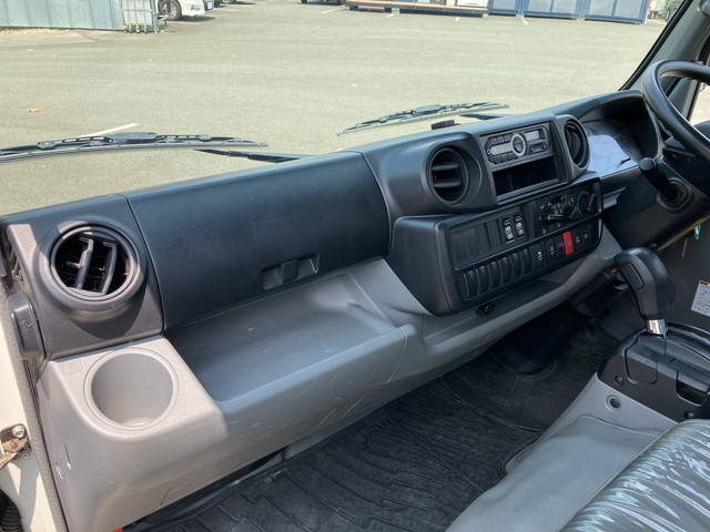 日野デュトロダブルキャブ（Wキャブ）小型（2t・3t）[写真31]