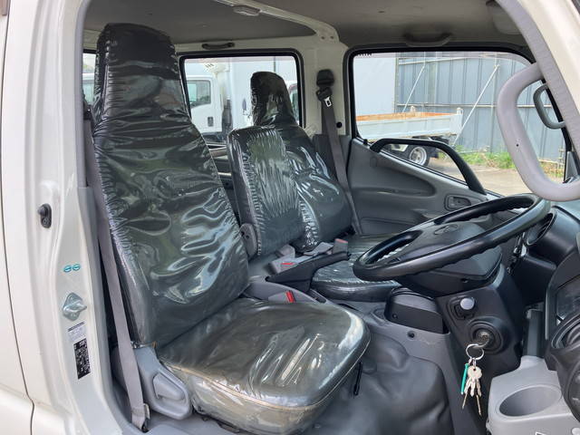 日野デュトロダブルキャブ（Wキャブ）小型（2t・3t）[写真33]