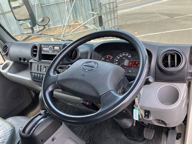 日野デュトロダブルキャブ（Wキャブ）小型（2t・3t）[写真35]