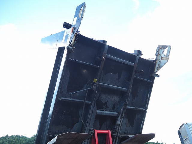 三菱ふそうキャンターダンプ小型（2t・3t）[写真16]