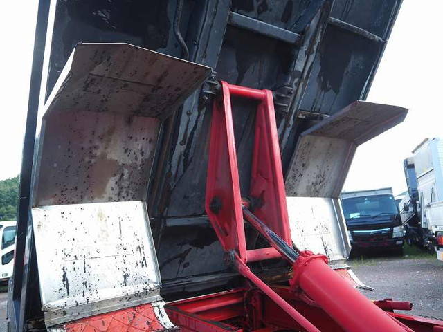 三菱ふそうキャンターダンプ小型（2t・3t）[写真17]