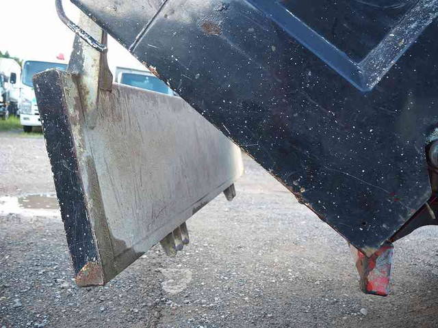 三菱ふそうキャンターダンプ小型（2t・3t）[写真21]