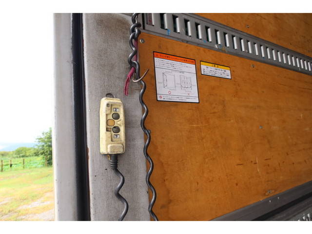 いすゞフォワードアルミウイング中型（4t）[写真13]