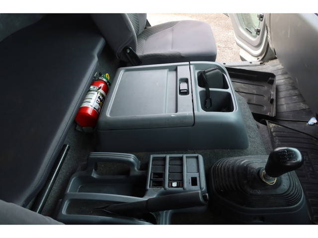 いすゞフォワードアルミウイング中型（4t）[写真37]