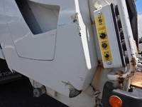 日野レンジャーパッカー車（塵芥車）中型（4t）[写真16]