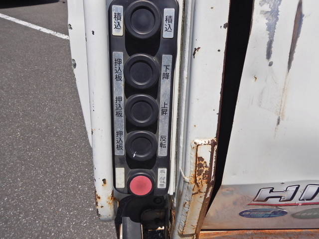 日野レンジャーパッカー車（塵芥車）中型（4t）[写真17]
