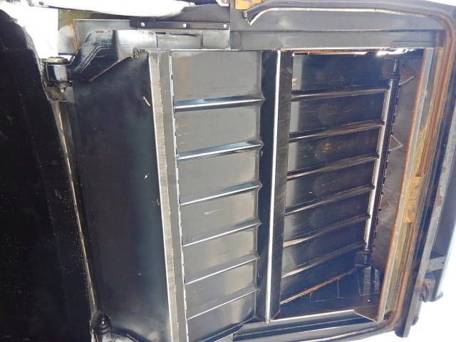 日野レンジャーパッカー車（塵芥車）中型（4t）[写真20]