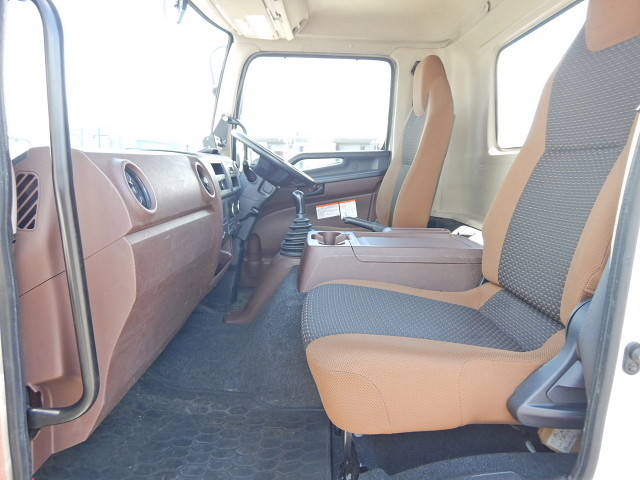 日野レンジャーパッカー車（塵芥車）中型（4t）[写真34]