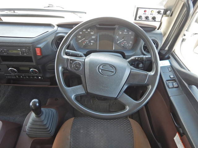 日野レンジャーパッカー車（塵芥車）中型（4t）[写真35]