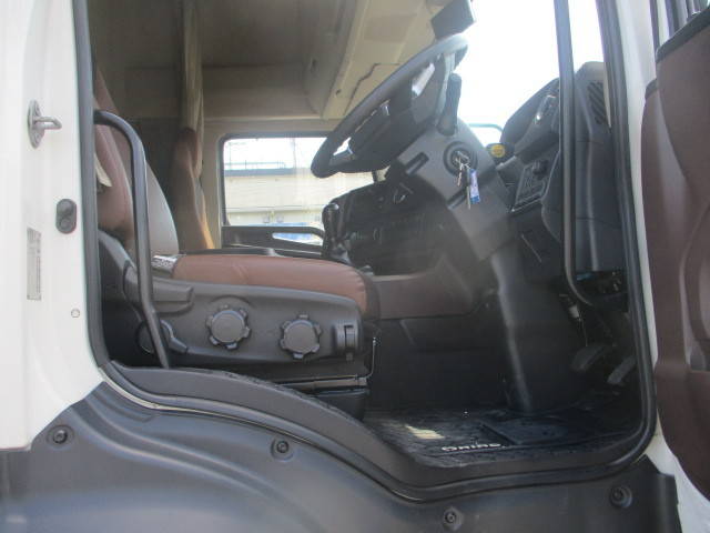 日野プロフィアアルミウイング大型（10t）[写真17]