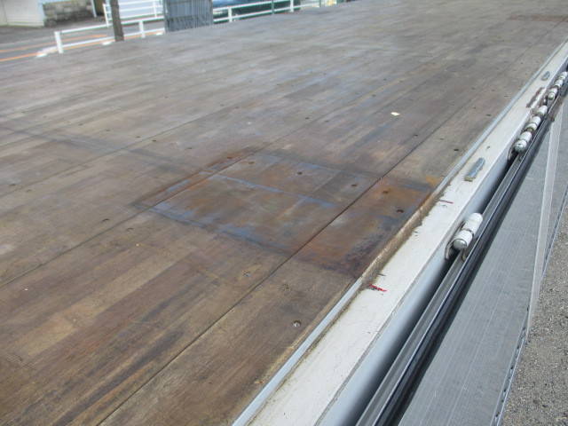 日野プロフィアアルミウイング大型（10t）[写真38]