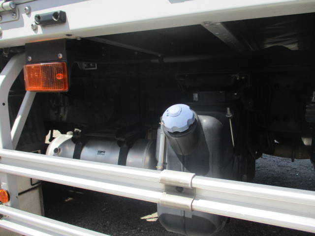 日野プロフィアアルミウイング大型（10t）[写真06]