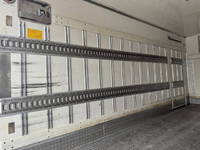 いすゞエルフ冷凍車（冷蔵車）小型（2t・3t）[写真16]