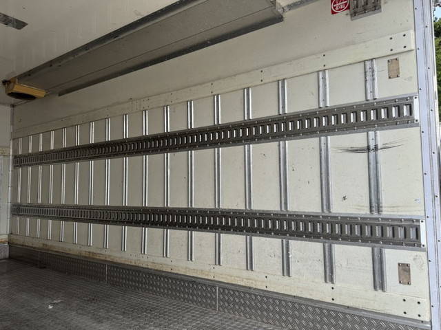 いすゞエルフ冷凍車（冷蔵車）小型（2t・3t）[写真16]