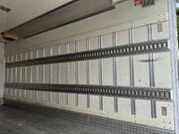 いすゞエルフ冷凍車（冷蔵車）小型（2t・3t）[写真17]