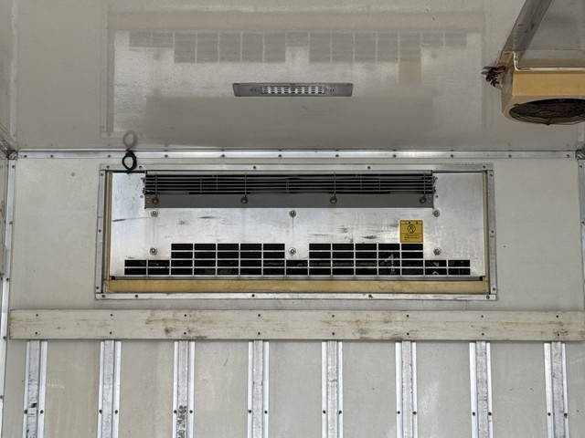 いすゞエルフ冷凍車（冷蔵車）小型（2t・3t）[写真18]